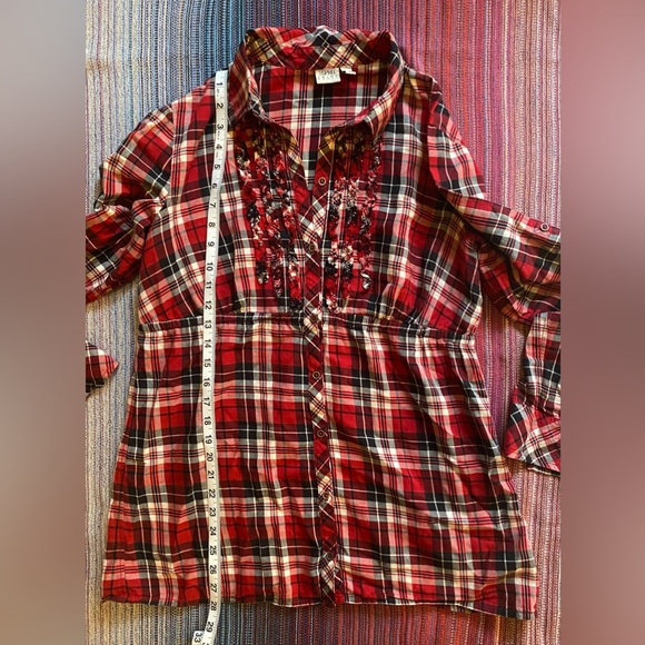 XL ESPRIT Elevated plaid shirt with ruffle detailing and empire waist. - Picture 3 of 9